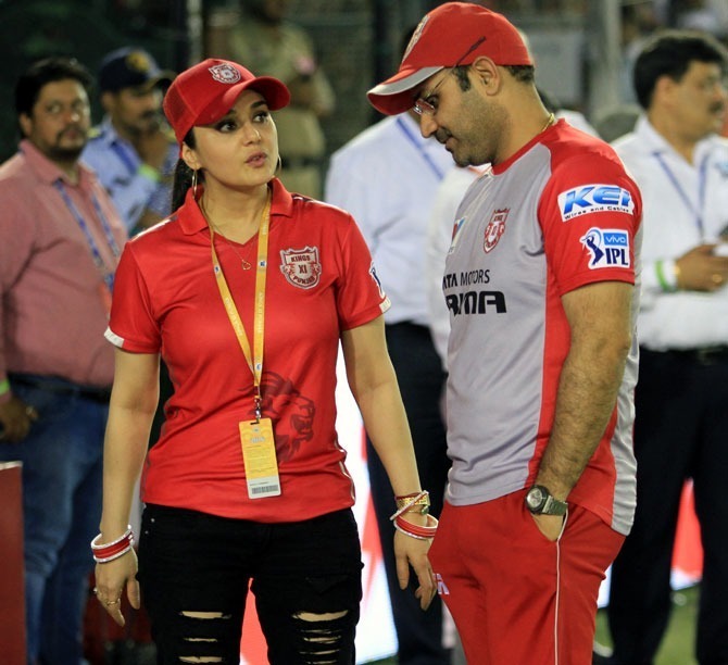 IPL 2018:  दोस्ती की दीवार को तोड़ सहवाग ने युवराज की जगह अश्विन को बनाया KXIP का कप्तान