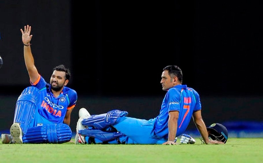 Rohit backs Dhoni's place in limited overs side Rohit backs Dhoni's place in limited overs side