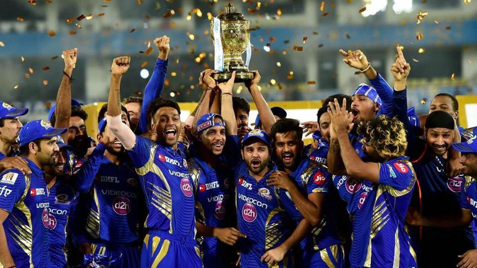 IPL 2018: पहले मुकाबले में डिफेंडिंग चैंपियन मुंबई का सामना चेन्नई से IPL 2018: पहले मुकाबले में डिफेंडिंग चैंपियन मुंबई का सामना चेन्नई से IPL 2018: पहले मुकाबले में डिफेंडिंग चैंपियन मुंबई का सामना चेन्नई से