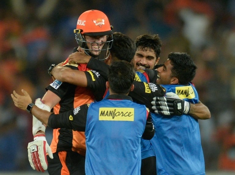 SRHvMI: आईपीएल के 11 सालों के इतिहास में पहली बार बना ये रिकॉर्ड SRHvMI: आईपीएल के 11 सालों के इतिहास में पहली बार बना ये रिकॉर्ड