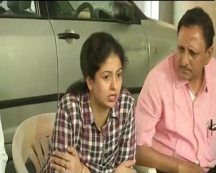 Shami\'s wife submits documents of her complaint to CoA chief Vinod Rai