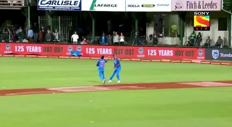 WATCH: Pandya takes a one-handed stunner to dismiss Shamsi WATCH: Pandya takes a one-handed stunner to dismiss Shamsi