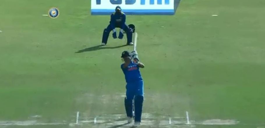 WATCH: MS Dhoni wins the crowd with monstrous six WATCH: MS Dhoni wins the crowd with monstrous six