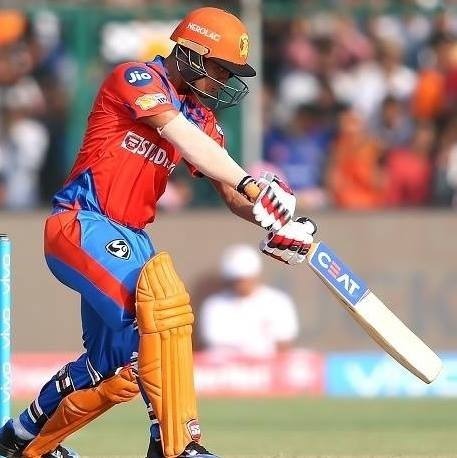 धोनी को पीछे छोड़ इशान किशन ने बनाया छक्कों का नया RECORD