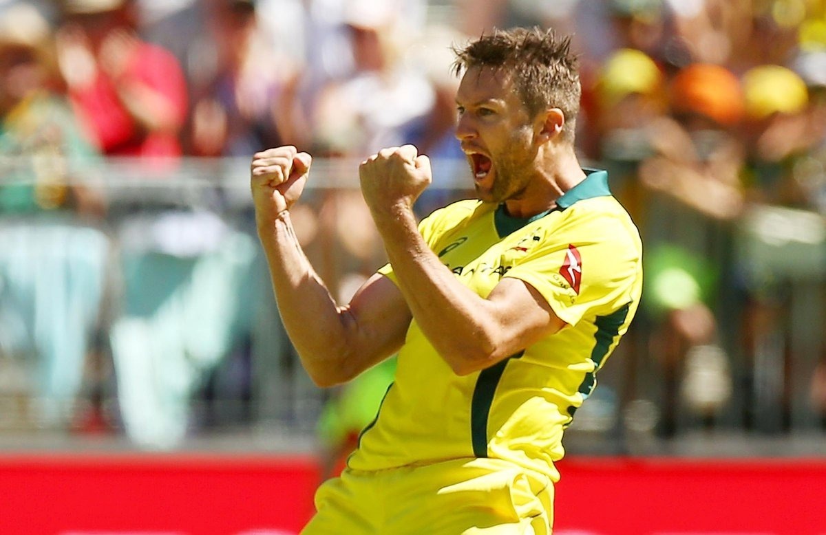 Tye puts brakes on England after fast start Tye puts brakes on England after fast start