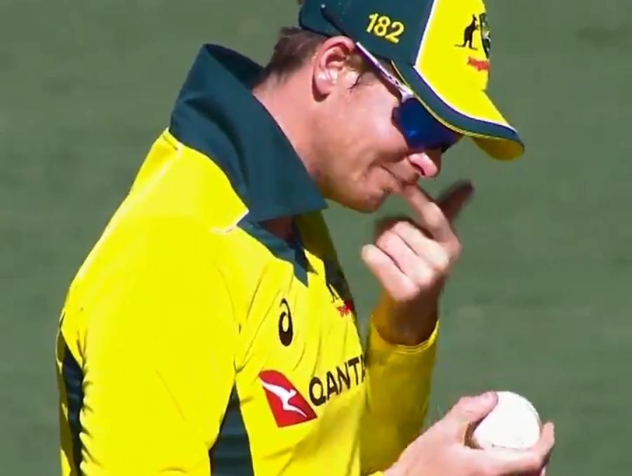 Smith denies ball-tampering chants Smith denies ball-tampering chants