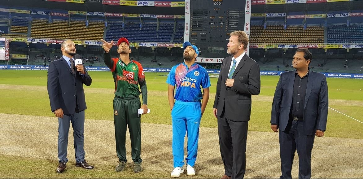 LIVE: Bangladesh opts to bowl; Siraj replaces Unadkat for India LIVE: Bangladesh opts to bowl; Siraj replaces Unadkat for India