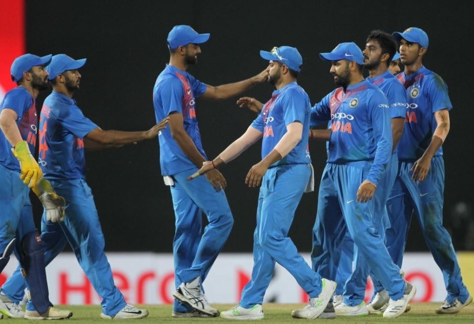 INDvsSL: श्रीलंका से हार का बदला चुकाने मैदान पर उतरेगी भारतीय टीम INDvsSL: श्रीलंका से हार का बदला चुकाने मैदान पर उतरेगी भारतीय टीम