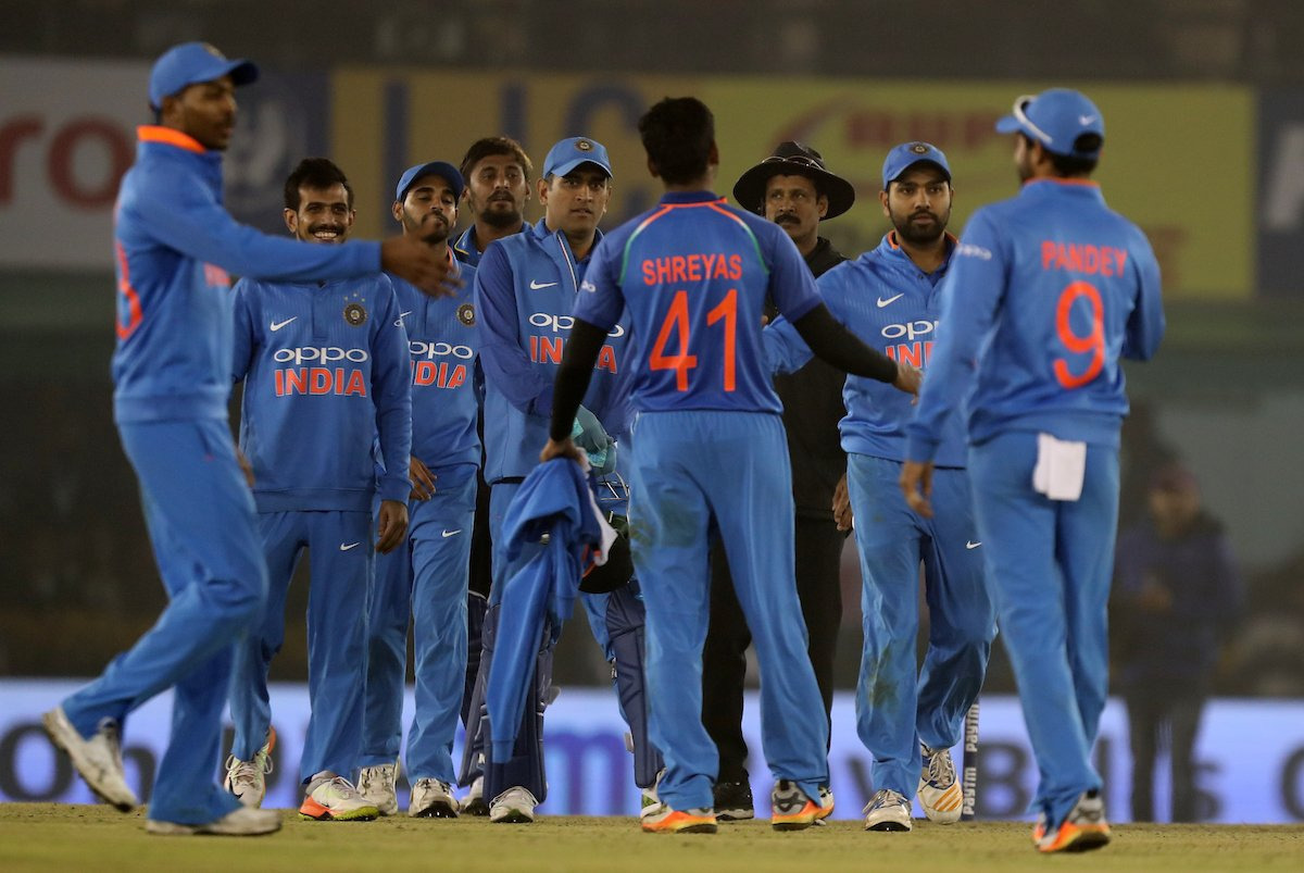 INDvsSL तीसरा वनडे : एक और सीरीज जीतने उतरेगी टीम इंडिया INDvsSL तीसरा वनडे : एक और सीरीज जीतने उतरेगी टीम इंडिया
