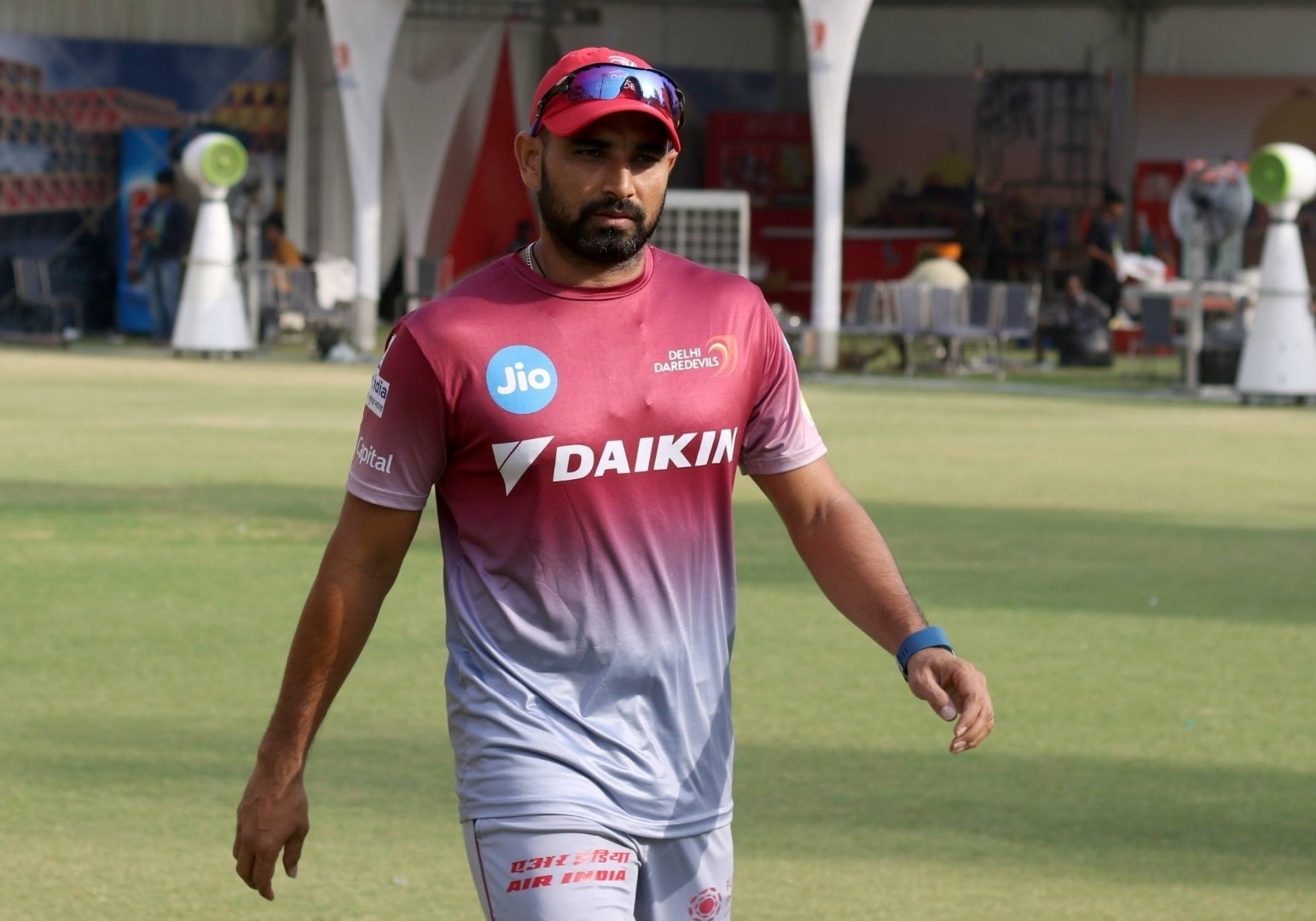Battered and bruised but not broken, Shami joins Daredevils training  Battered and bruised but not broken, Shami joins Daredevils training