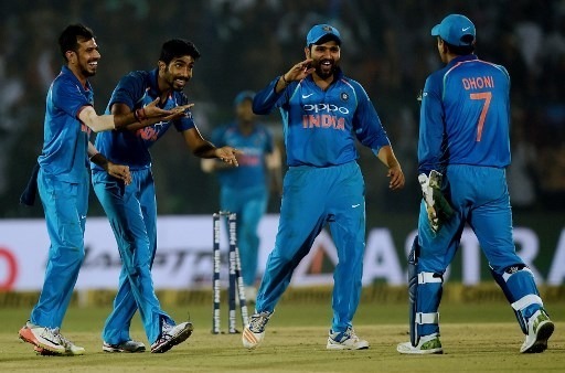 एमएस धोनी के अनुभव से मिलेगी 2019 विश्वकप जीतने में मदद: वीरेंदर सहवाग